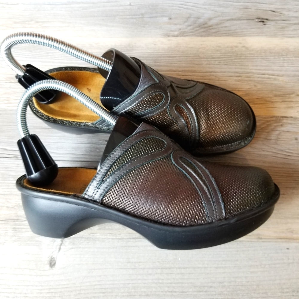 Naot Moldova Leather Clog